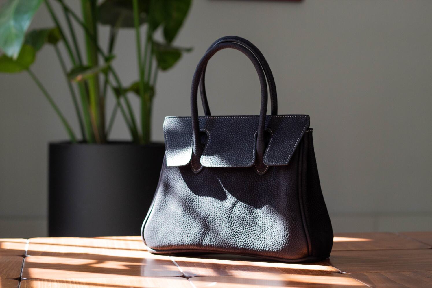 کیف دستی تمام چرم و دست دوز نینا nina از پرم سازه های ماکان - makan leathercrafts